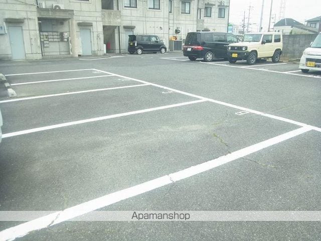 ヤマイチＰＬＡＺＡトゥールビヨン[3DK/63.28m2]の駐車場