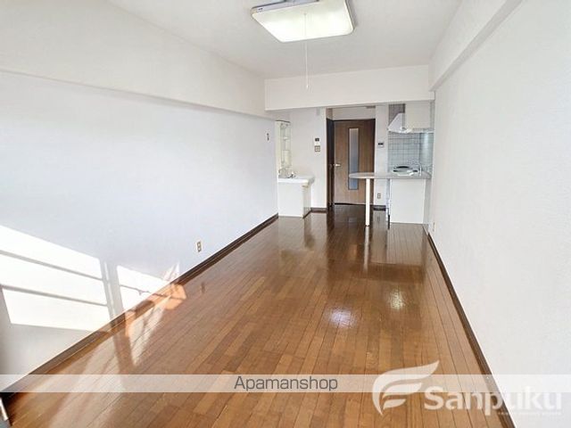 ベルメゾン市坪の内装写真