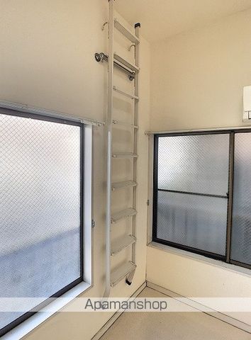 東武鉄道東上線 鶴瀬駅 徒歩11分 2階建 築40年の内装写真