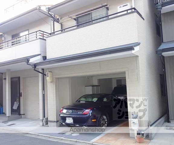 西玉水町貸家の玄関写真