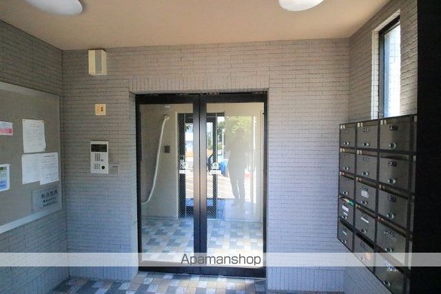 ヴィクトワール弐番館の玄関写真