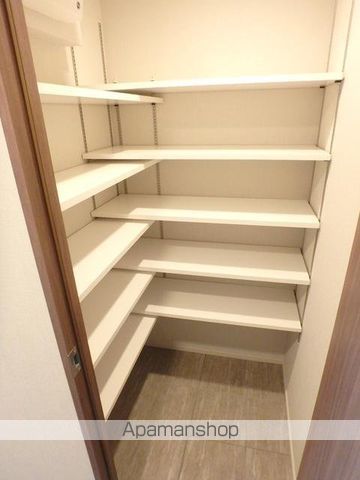 シーズンフラッツ青葉通一番町の内装写真