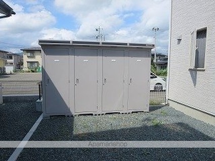 トムテ６号館[1LDK/45.77m2]の駐車場1