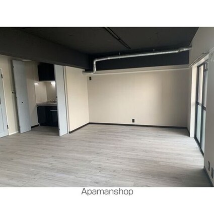 ピースキャピタル上菅[1LDK/62.37m2]のリビング・居間1