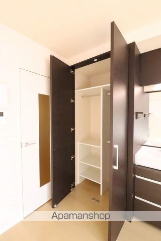 レオネクストADAMANTIIIの内装写真