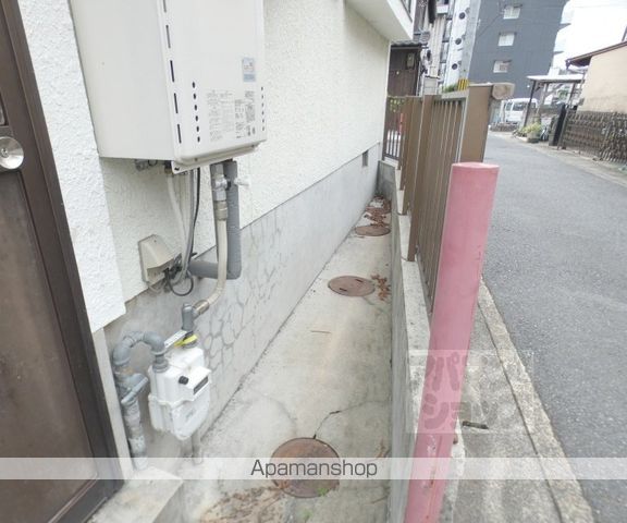 叡山電鉄 修学院駅 徒歩7分 2階建 築40年の玄関写真