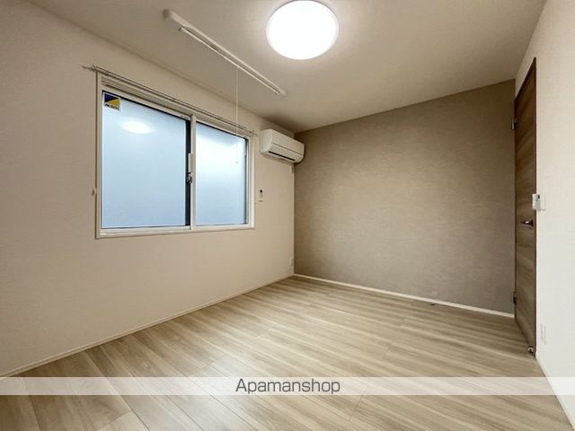 LUVERIAの内装写真