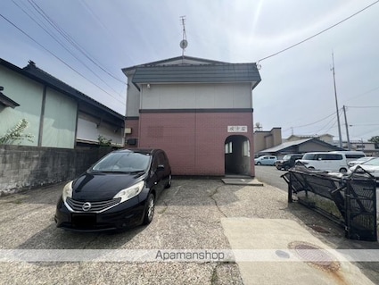 栄幸荘[2K/30m2]の駐車場