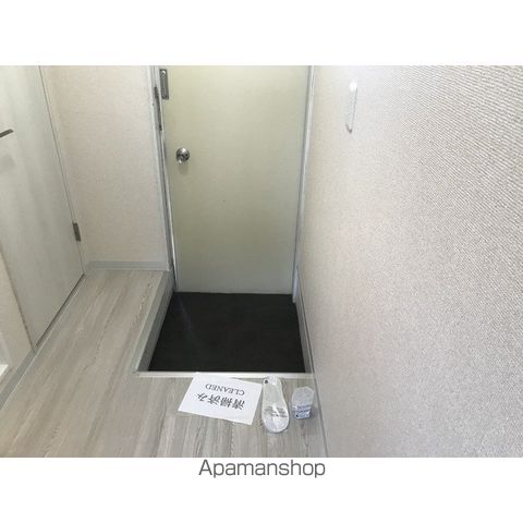 スリーパインズの内装写真