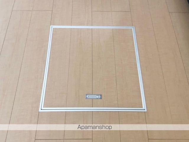 トゥール・ビヨン Cの内装写真