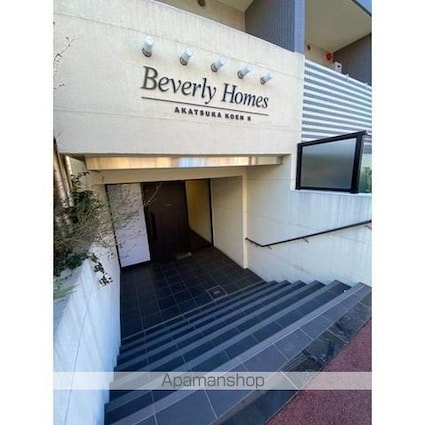Ｂｅｖｅｒｌｙ　Ｈｏｍｅｓ　赤塚公園Ⅱ[1K/26.35m2]のエントランス1