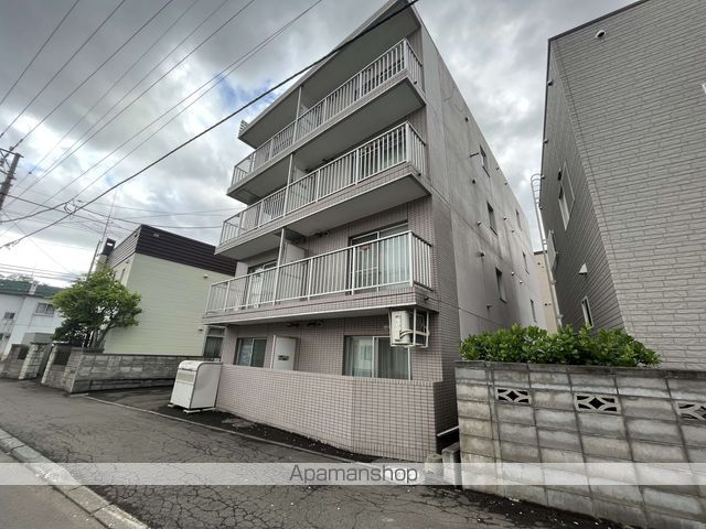 アローム南郷の外観写真