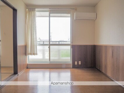 ストラートハウスＡ棟[3DK/46m2]のリビング・居間