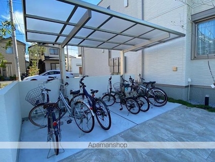 シュロス松縄[2LDK/60.87m2]の共用部2