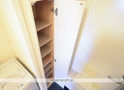 レオパレスＧＩＮＧＡ[1K/23.18m2]の玄関