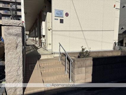 レオネクストカーサレフィナード[1K/20.76m2]のエントランス