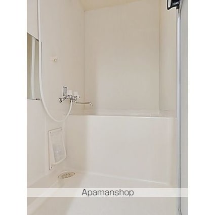 Ｙｏｕｎｇ　Ｖｉｌｌａｇｅ２[1K/22.46m2]のバス1