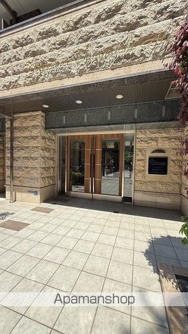 プレサンス谷町アルファの玄関写真