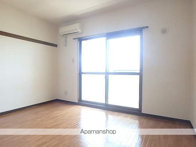 GRANDIRの内装写真