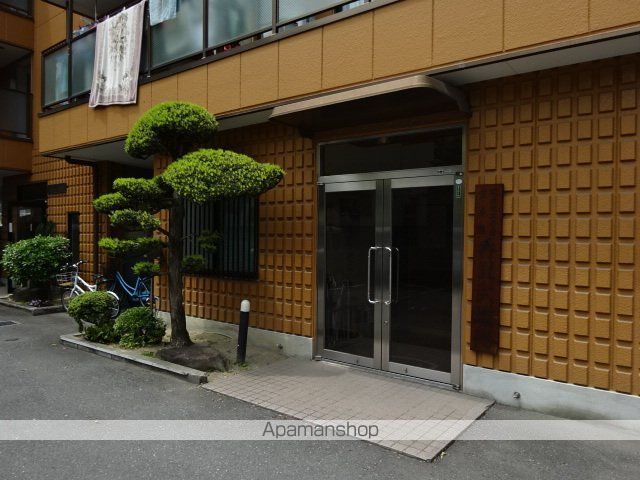 アビタツィオーネ香里園の玄関写真