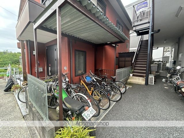 フロンティ松伝IVの玄関写真