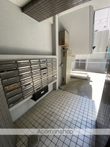エステートモアDOUX高宮の玄関写真