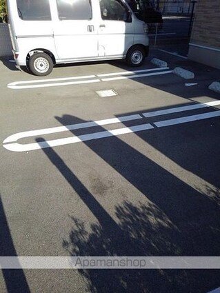 ヴァンソワール[2DK/48.91m2]の駐車場