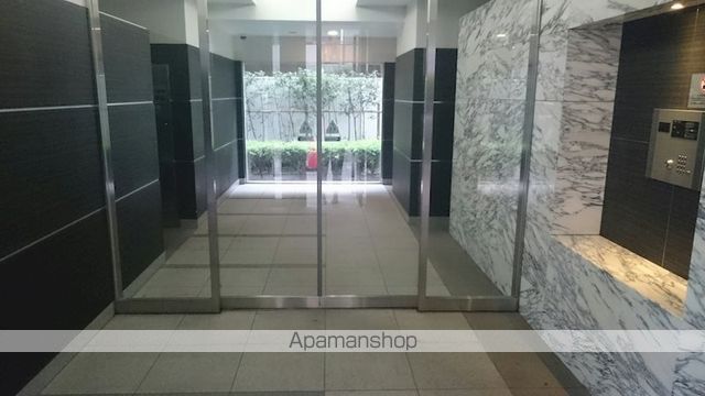 メインステージ八幡山の玄関写真