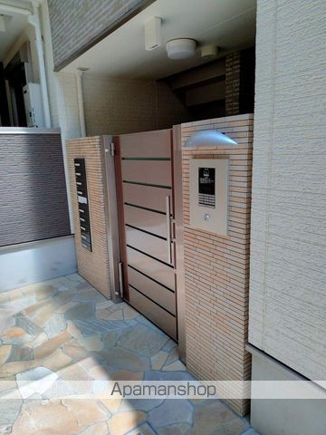 フジパレス三津屋III番館の玄関写真