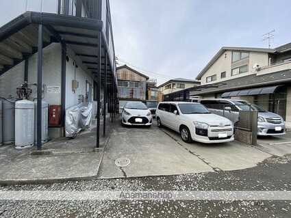 サンガーデン遠見塚[2LDK/50m2]の駐車場