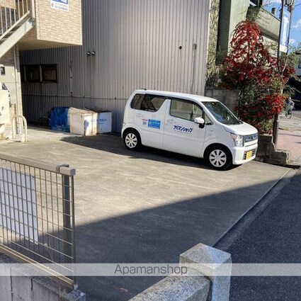 滋賀県甲賀市水口町本町３丁目[1K/16.56m2]の駐車場