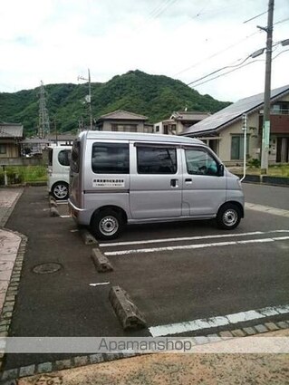 フラワーノートＢ[1R/32.9m2]の駐車場1