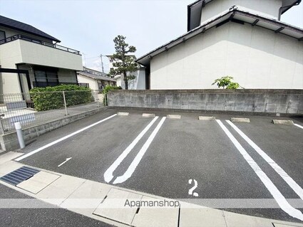 ベイ　ブランシェ白楽町[2K/37.83m2]の駐車場