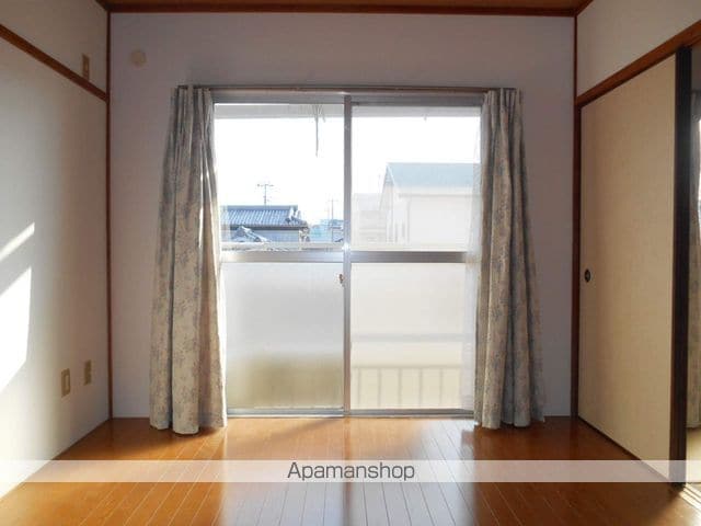 マンション東の内装写真