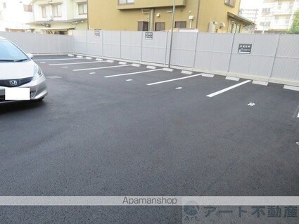 エンブレム持田[1LDK/46.5m2]の駐車場2