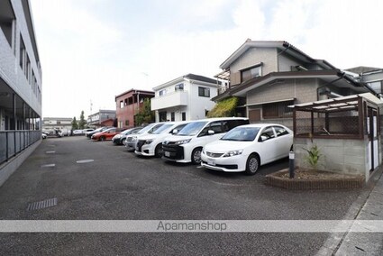 レジデンスＴ．Ｋ[2LDK/53.06m2]の駐車場1