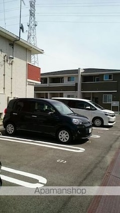 モンテ・グリシーヌ[2LDK/60.14m2]の駐車場1