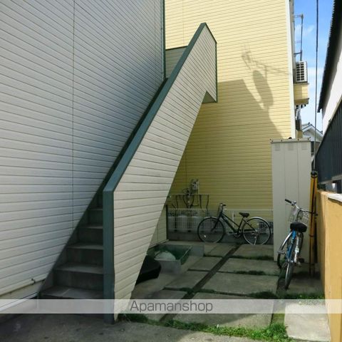 ロッシェル若松3号棟の玄関写真