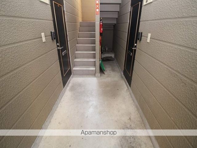 メゾンしらゆりの玄関写真