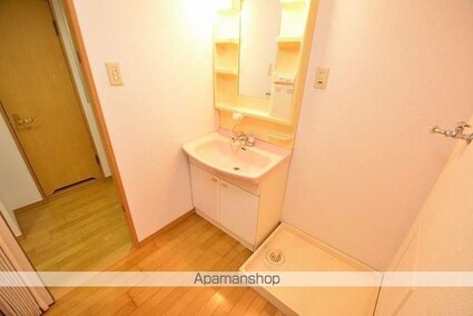 レーベンコートＢ棟[2LDK/57.61m2]の洗面所