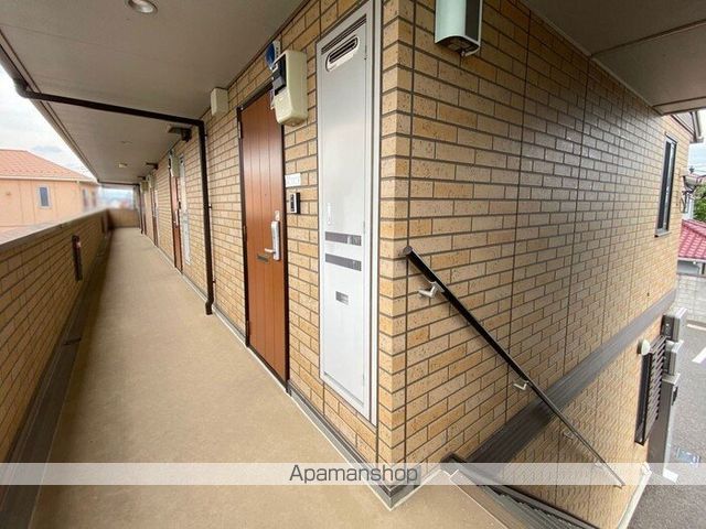 モアクレストF IIIの玄関写真