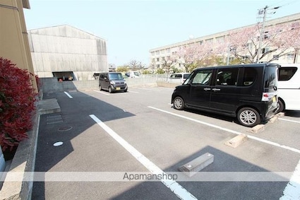 香川県高松市木太町[1LDK/48.75m2]の駐車場
