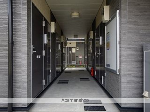 レオパレス星丘Bの玄関写真