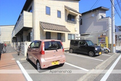 ＭＡＴＳＵＭＯＭＥＮＴ　ＨＯＵＳＥ[1LDK/32.05m2]の駐車場