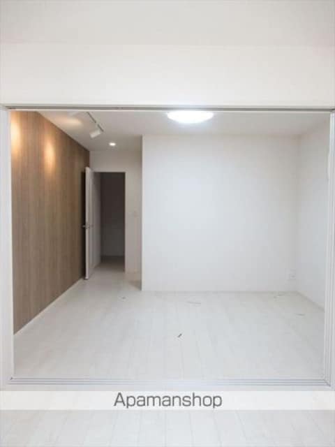 和歌山県和歌山市田中町３丁目[1LDK/37.03m2]のリビング・居間