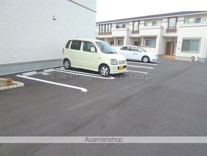 ジョイ　アルミュール　Ｂ[1LDK/45.77m2]の駐車場1