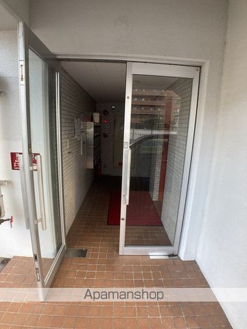 大通24マンションの玄関写真