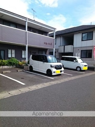 ドミール．Ｍ[2DK/48.06m2]の駐車場