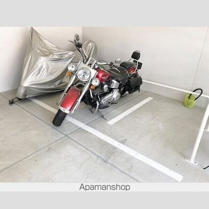 ツインアウルズ[1LDK/47.64m2]の駐車場1