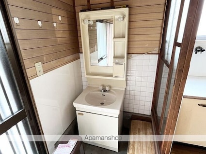 滋賀県長浜市列見町[3K/49.5m2]の洗面所